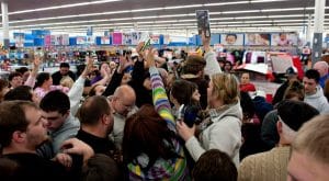 black friday shoppers digital publishers