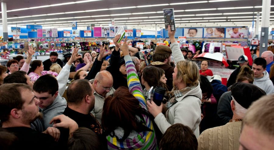 black friday shoppers digital publishers