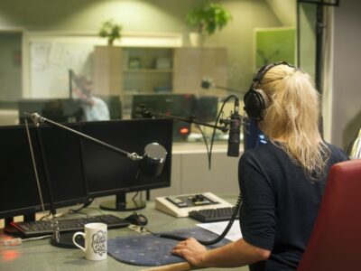 Der Ausbau des öffentlichen Radios kann helfen, die Krise der Lokalnachrichten zu lösen