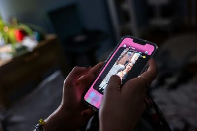 Teens see social media algorithms as accurate reflections of themselves, study finds