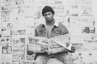 وسائل الإعلام الأفريقية مهددة من قبل الحكومات والتكنولوجيا الكبيرة - يتعقب الكتاب آخر الاتجاهات